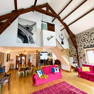 https://la-grange-saillant.hotels-rhonealpes.com